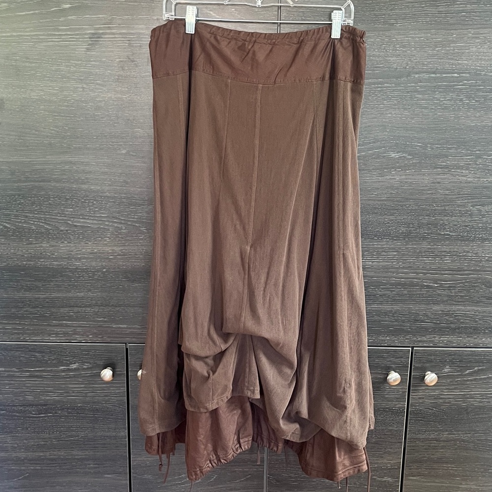 Like New Danish Brand Sandwich Brown or Salmon Red Layered Skirt size medium-lg